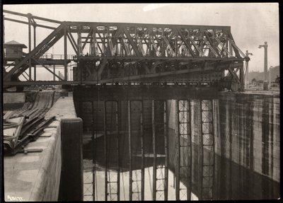 Vista del Canal de Panamá durante la construcción, 1912 o 1913 de Byron Company